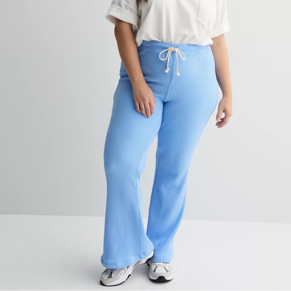 SO Blue waffle weave flare leg pant - Picture 4 of 4